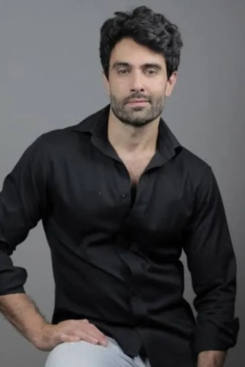 Tito Naville ha trabajado con Homero Ligere en 1 ocasiones