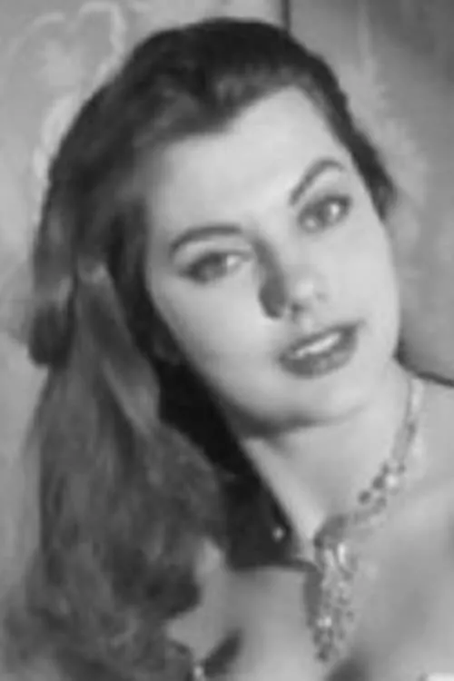 Honey Harlow interpretando a Self