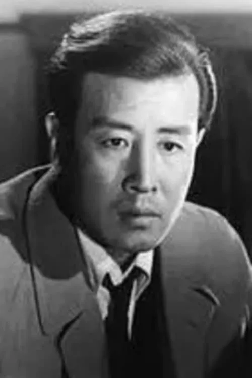 Hong Mu interpretando a Mou-Zhang Can