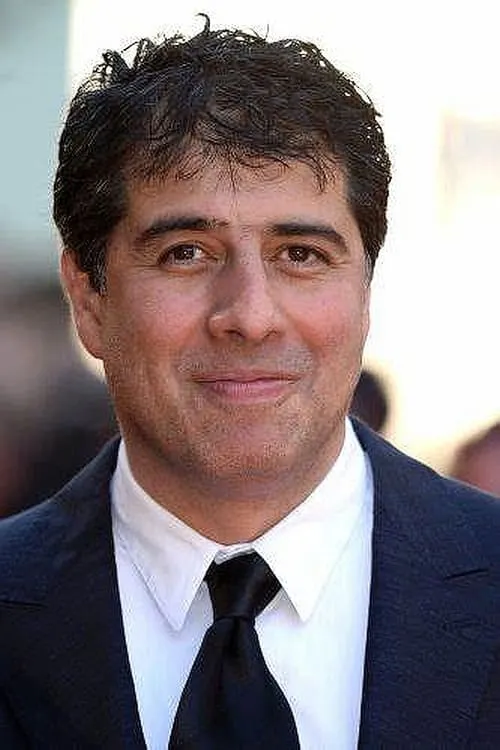 Franc Roddam ha trabajado con Hossein Amini en 1 ocasiones