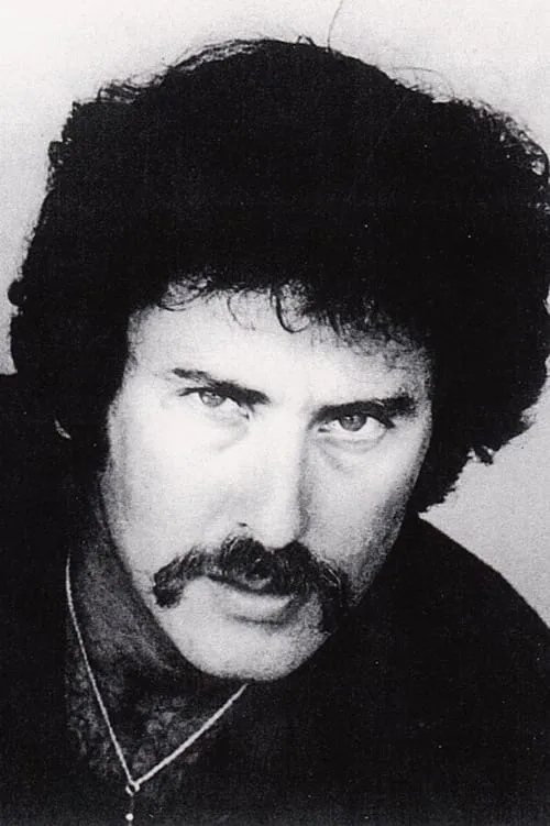 Howard Maurer interpretando a Governor