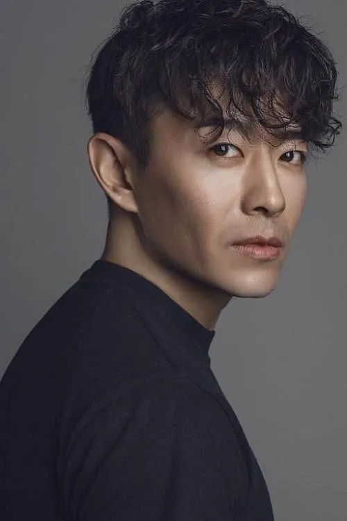 Huailong Li en su biografía y filmografía