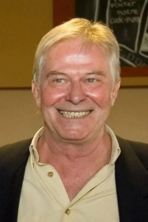 Hubert Gagnon interpretando a News anchor