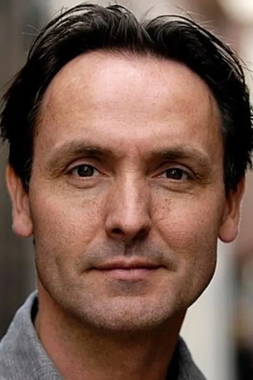 Hugo Haenen interpretando a Alexander