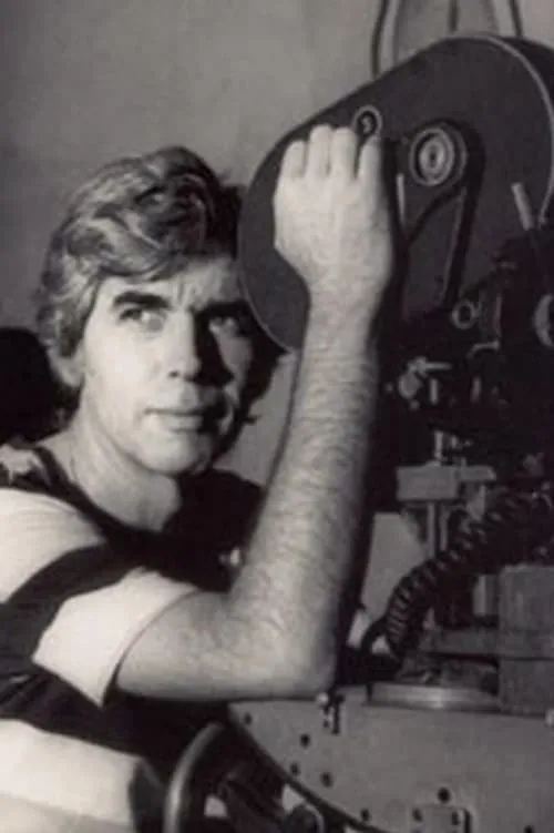 Lisandro Otero ha trabajado con Humberto Solás en 1 ocasiones