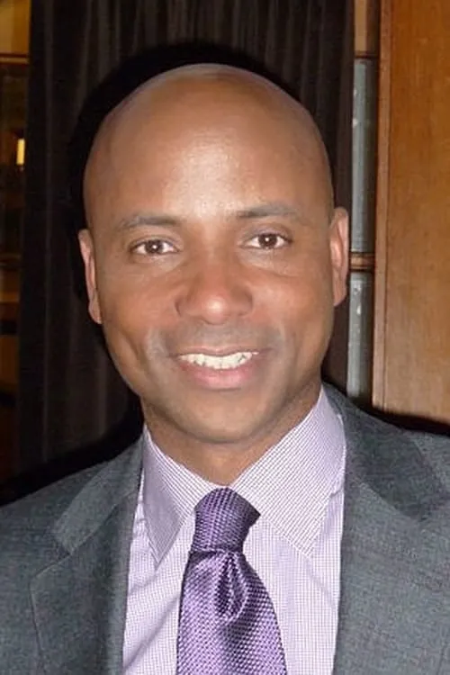 Jandino Asporaat ha trabajado con Humberto Tan en 2 ocasiones