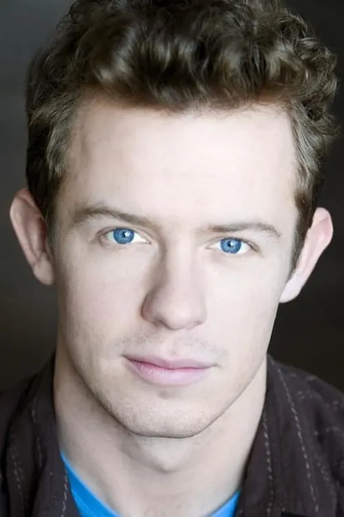 Hunter Canning interpretando a Cary