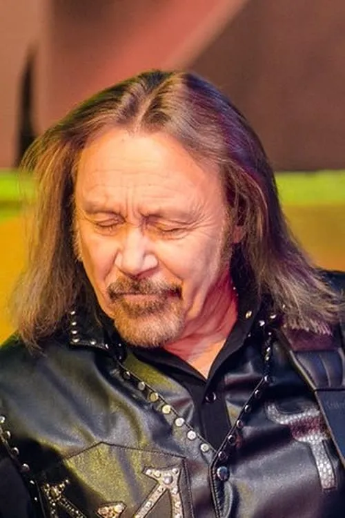 Ian Hill en su biografía y filmografía