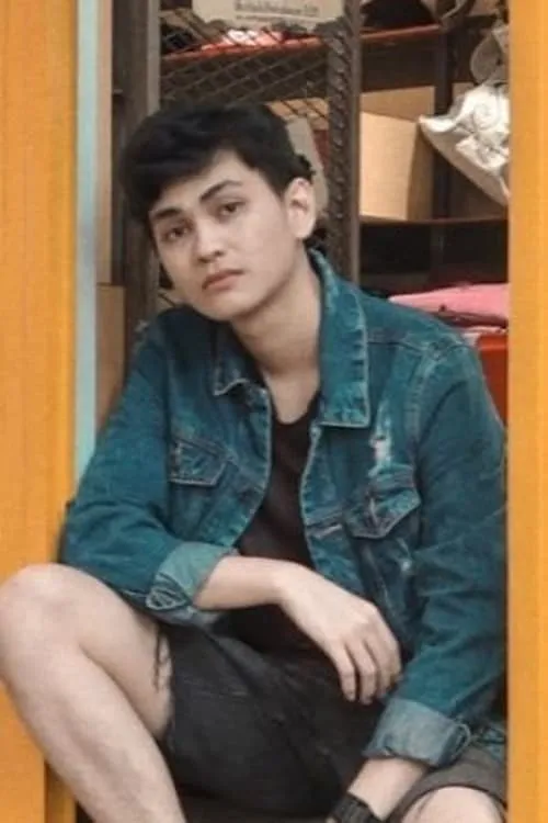 Ian Meyer — personaje: Angga