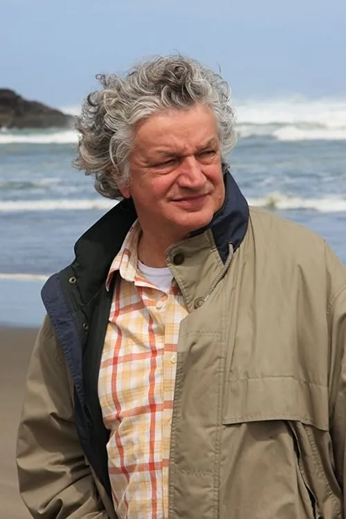 Ian Sharp interpretando a Dean