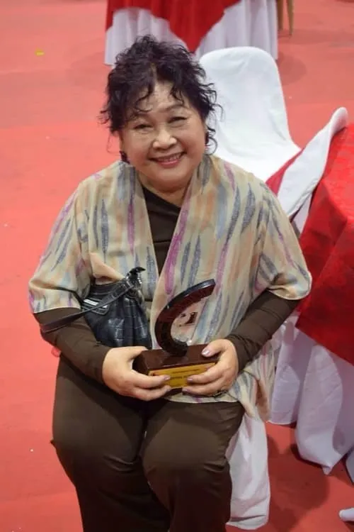 Kuh Ledesma ha trabajado con Idda Yaneza en 1 ocasiones