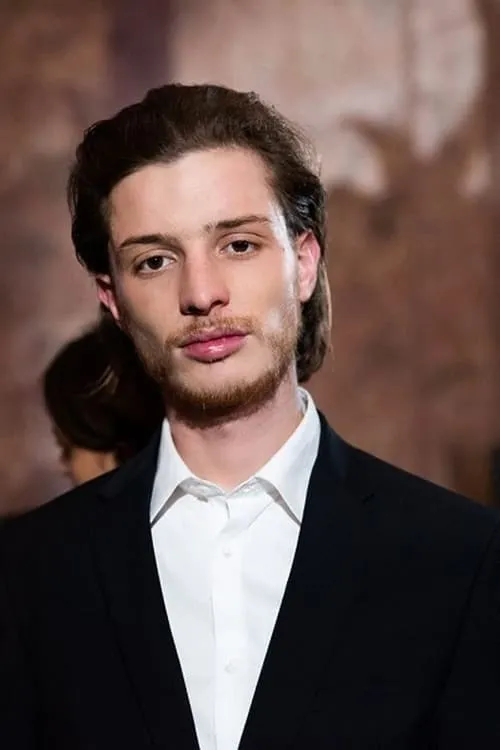 Ella Rumpf ha trabajado con Idir Azougli en 1 ocasiones