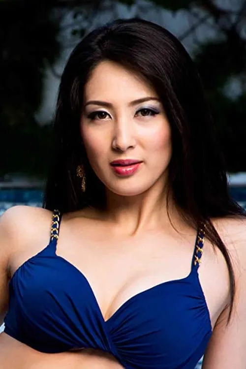 Ikumi Yoshimatsu interpretando a Mother