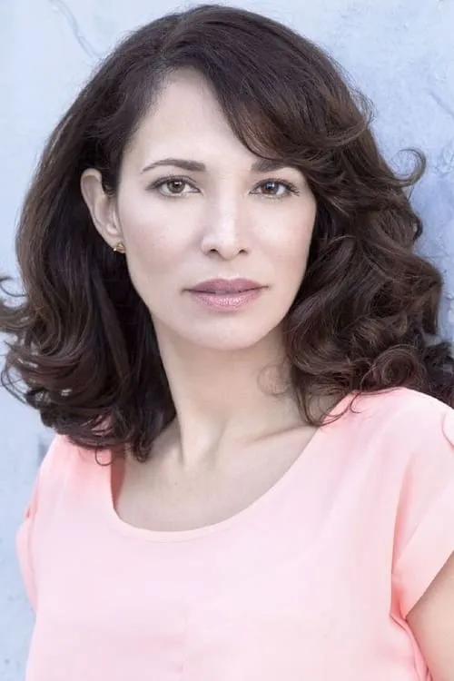 Ileanna Simancas interpretando a Astrid