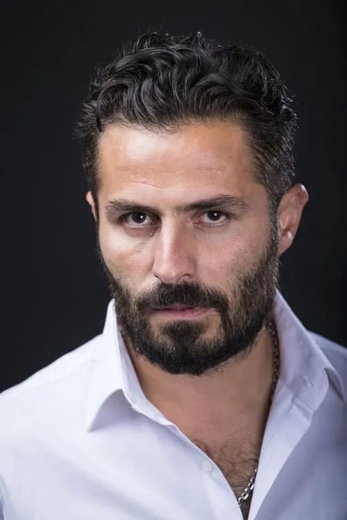 Ilgar Musayev interpretando a