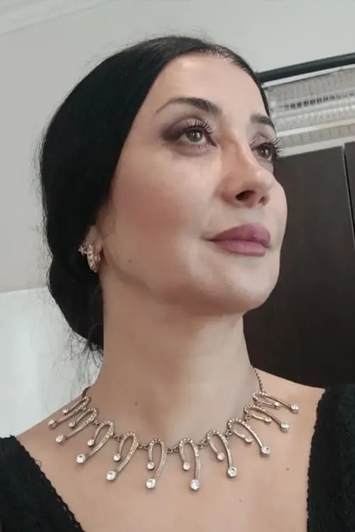 Ilah? H?s?nova ha trabajado con Ilgara Tosova en 1 ocasiones