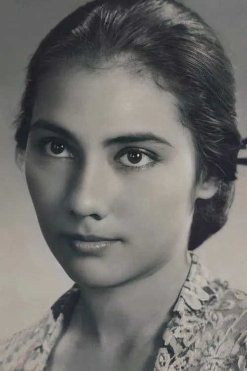 Indriati Iskak interpretando a