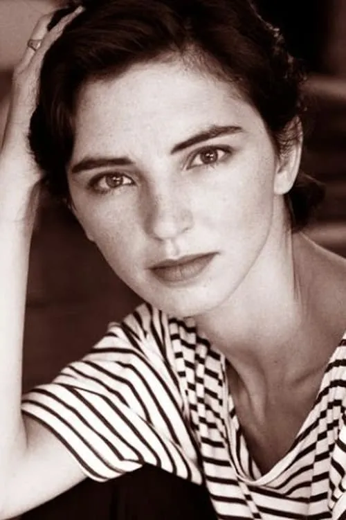 Inês de Medeiros interpretando a Lydia