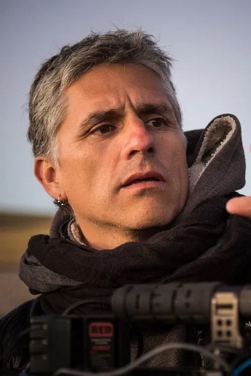 Cristóbal Briceño ha trabajado con Inti Briones en 1 ocasiones