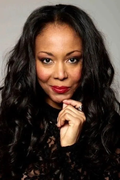 Ira Fronten interpretando a Indira