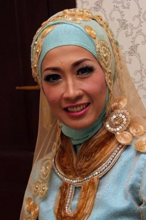 Iranty Purnamasari interpretando a Ibu Bagas dan Bagus