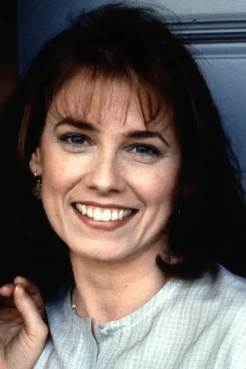 Isabel Glasser interpretando a Cheryl Henderson