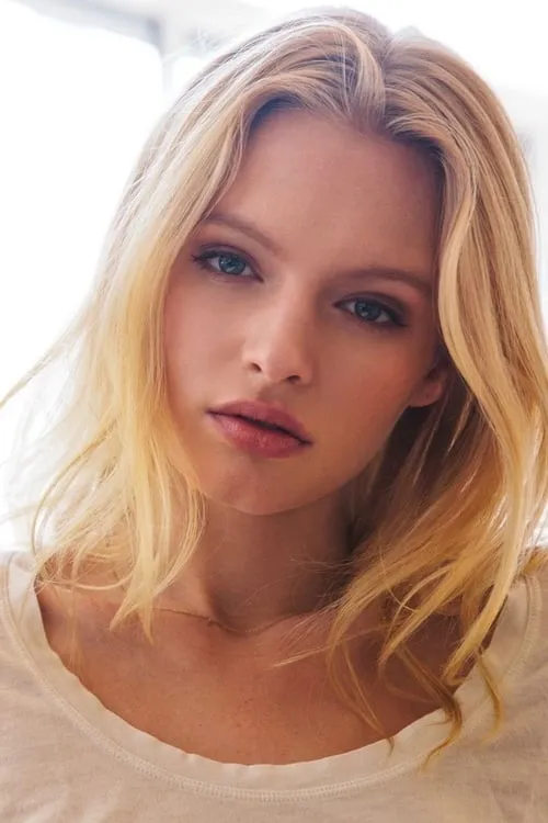 Darren Ritchie ha trabajado con Isabella Farrell en 1 ocasiones