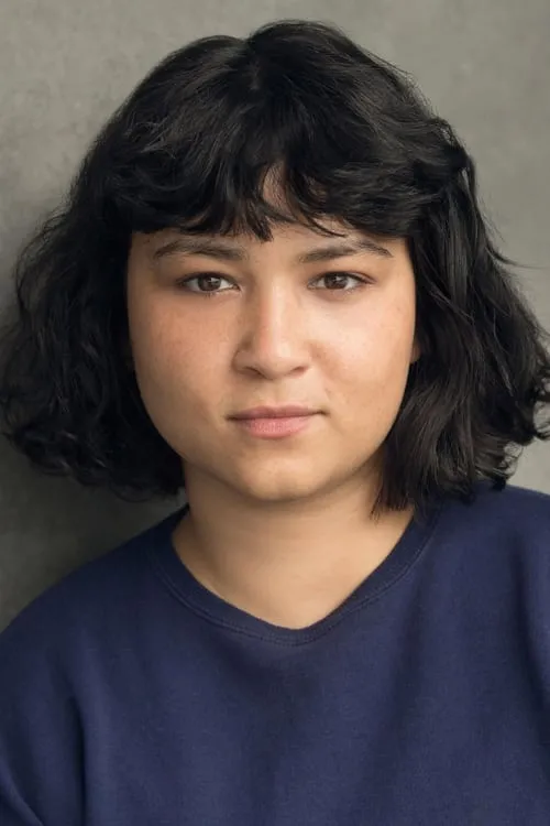 Isabella Laughland interpretando a Summer