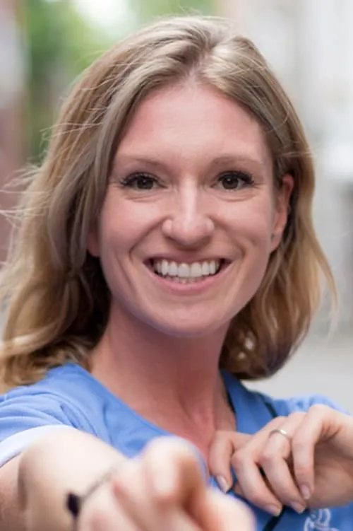 Isabelle Larivière — personaje: Herself