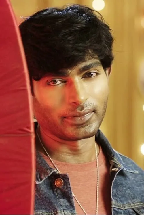 Ishaaon interpretando a Jeeva