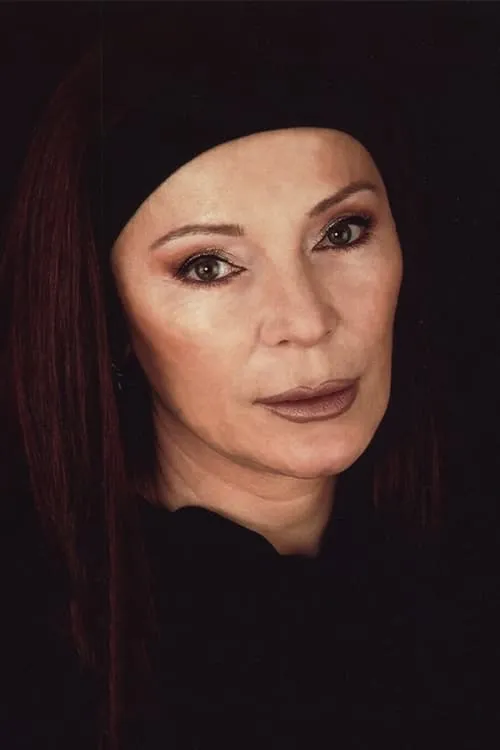 Işık Yenersu interpretando a Aysel