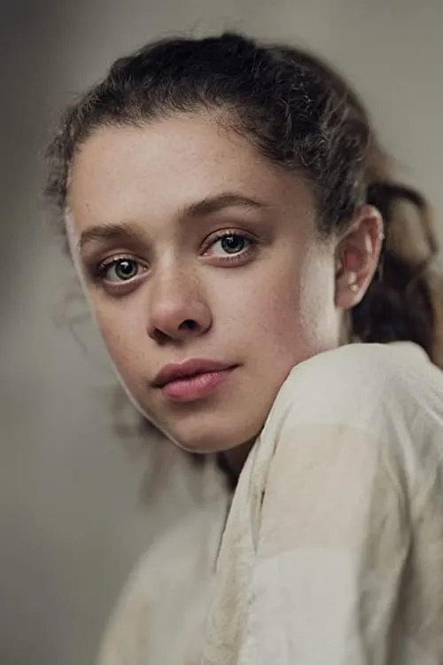 Thusitha Jayasundera ha trabajado con Isis Hainsworth en 1 ocasiones