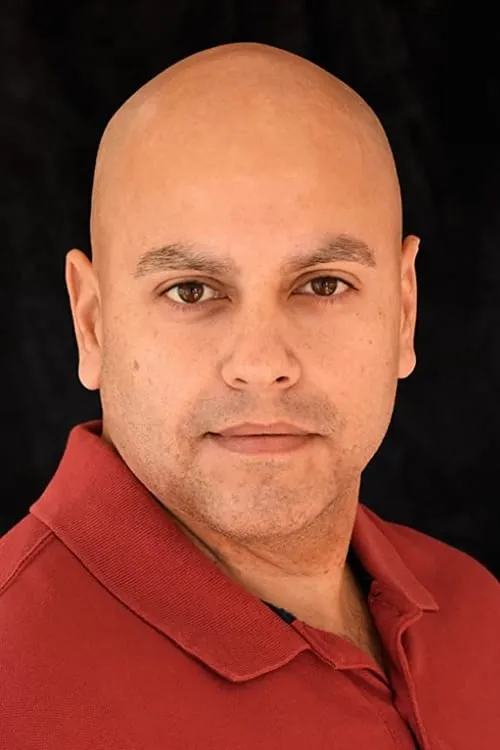 Israel Acevedo interpretando a 