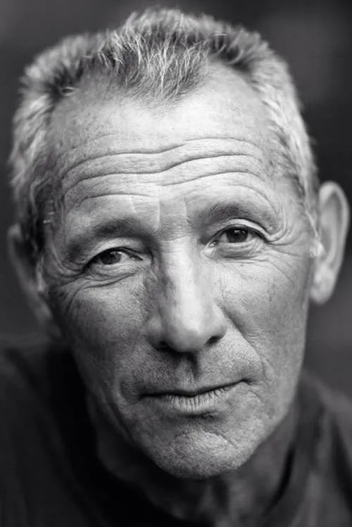 Israel Horovitz interpretando a Older Man  (segment 