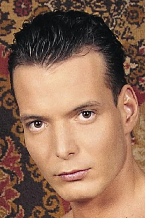 Alex Lambert ha trabajado con Istavan Hogyes en 2 ocasiones