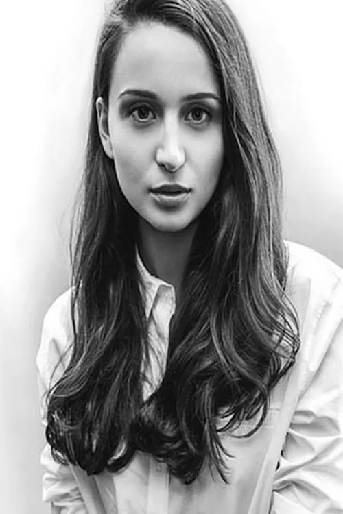 Iulia Ciochină interpretando a 