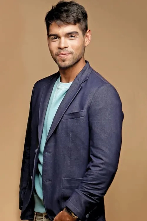 Ivan Carapiet interpretando a 