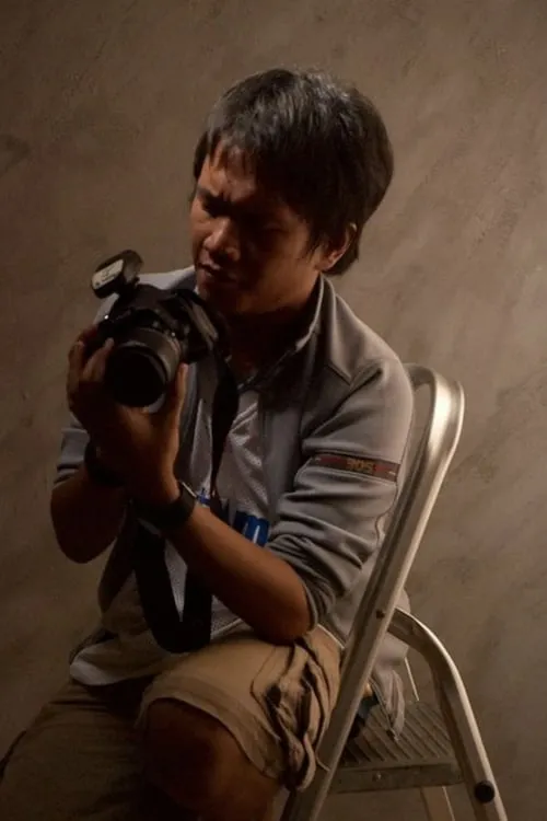 Yohannes K. Pattiasina ha trabajado con Ivan Felix Manan en 1 ocasiones