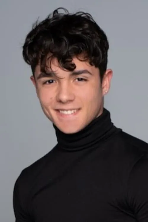 Iván Luengo interpretando a Juan