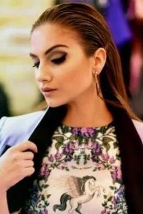 Ivana Živković interpretando a Irena