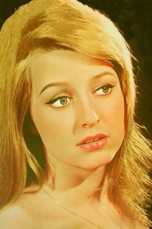 Ivy Holzer interpretando a Nancy White