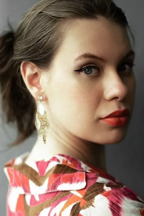 Ines Bushatsky ha trabajado con Ivy Szot en 1 ocasiones