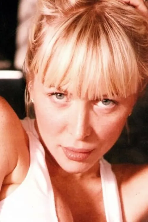 Julio Fedel ha trabajado con Izabella Groumann en 1 ocasiones