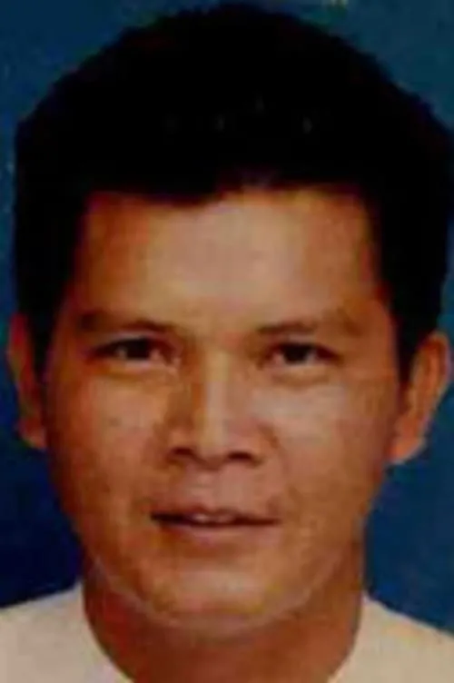 Izi Yahya interpretando a 