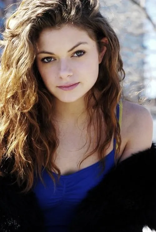 Natalie Distler ha trabajado con Izzie Steele en 1 ocasiones