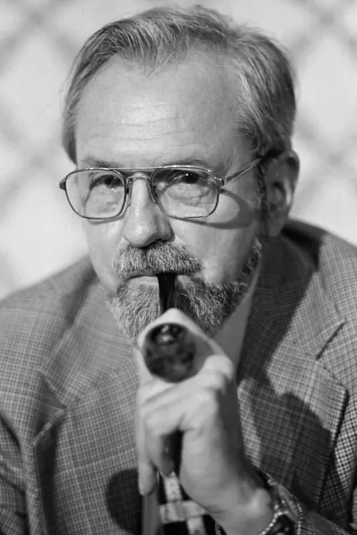 Jacques Vallée ha trabajado con J. Allen Hynek en 2 ocasiones