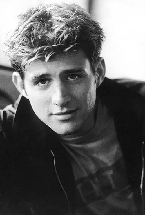 Josh Holland ha trabajado con J Barton en 1 ocasiones