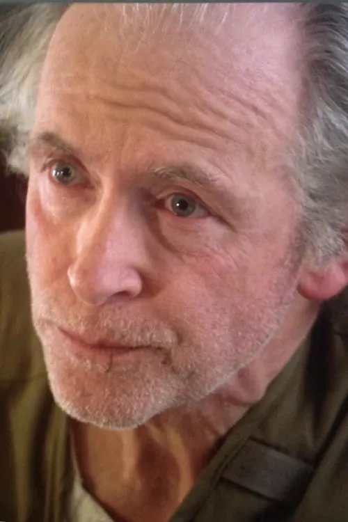 J. Dixon Byrne interpretando a Walter Hughes