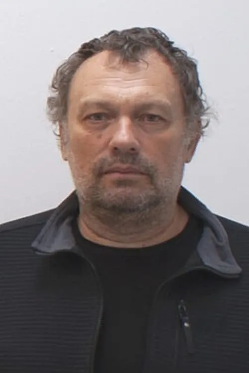 Jaan Toomik interpretando a