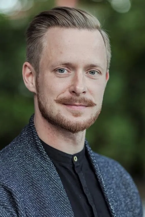 Julia Spellman ha trabajado con Jaanus Tepomees en 1 ocasiones